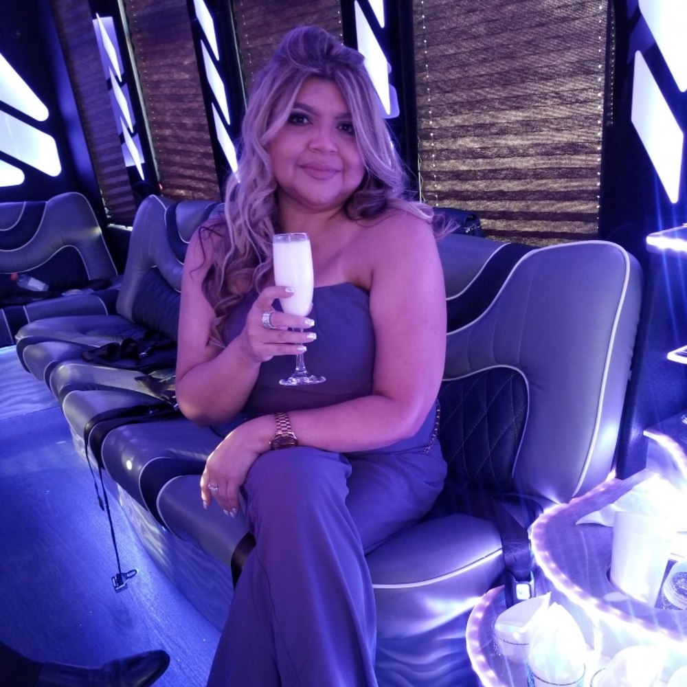 Meet your Posher, Alma